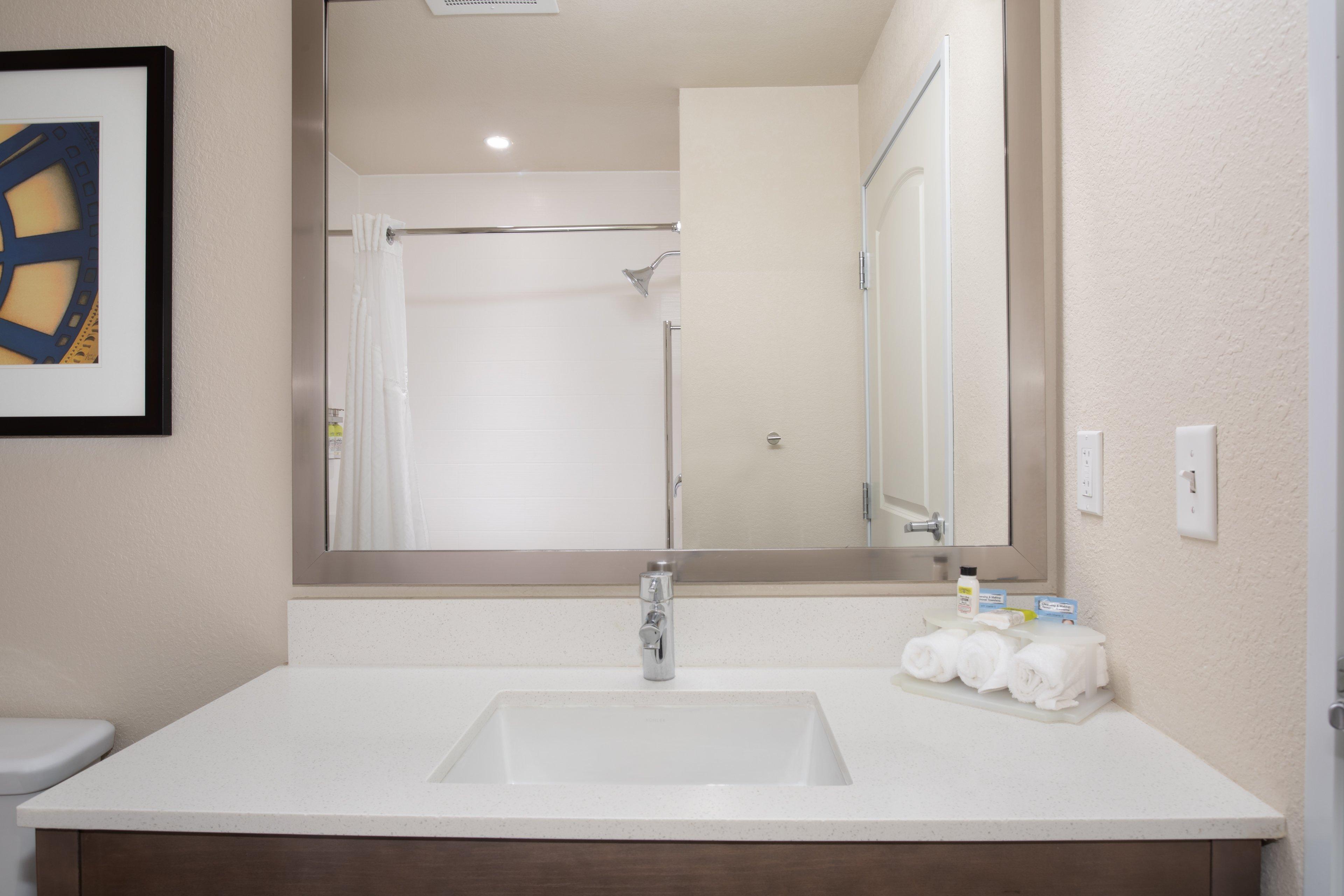 Holiday Inn Express & Suites Manhattan By Ihg Zewnętrze zdjęcie