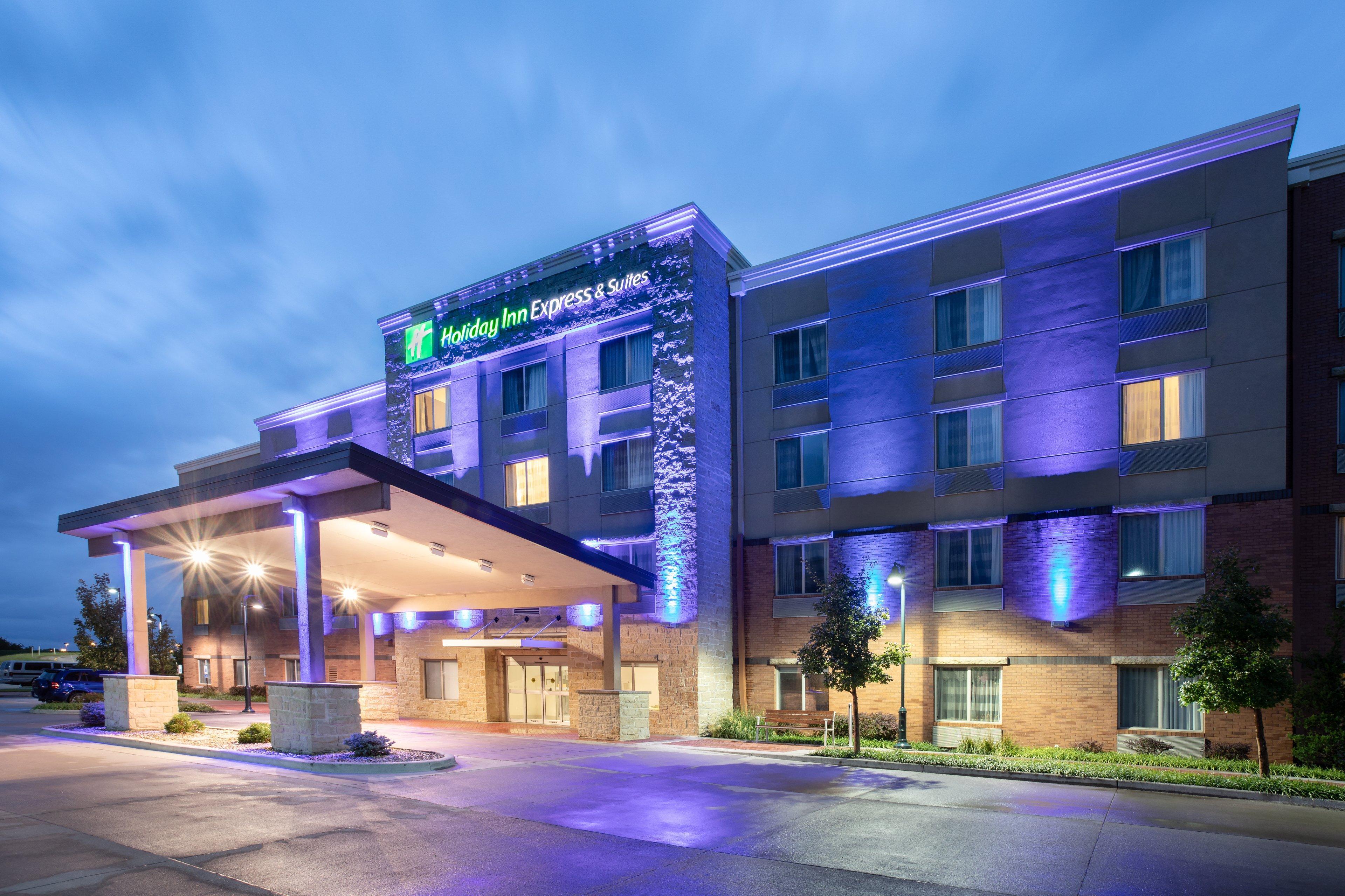 Holiday Inn Express & Suites Manhattan By Ihg Zewnętrze zdjęcie