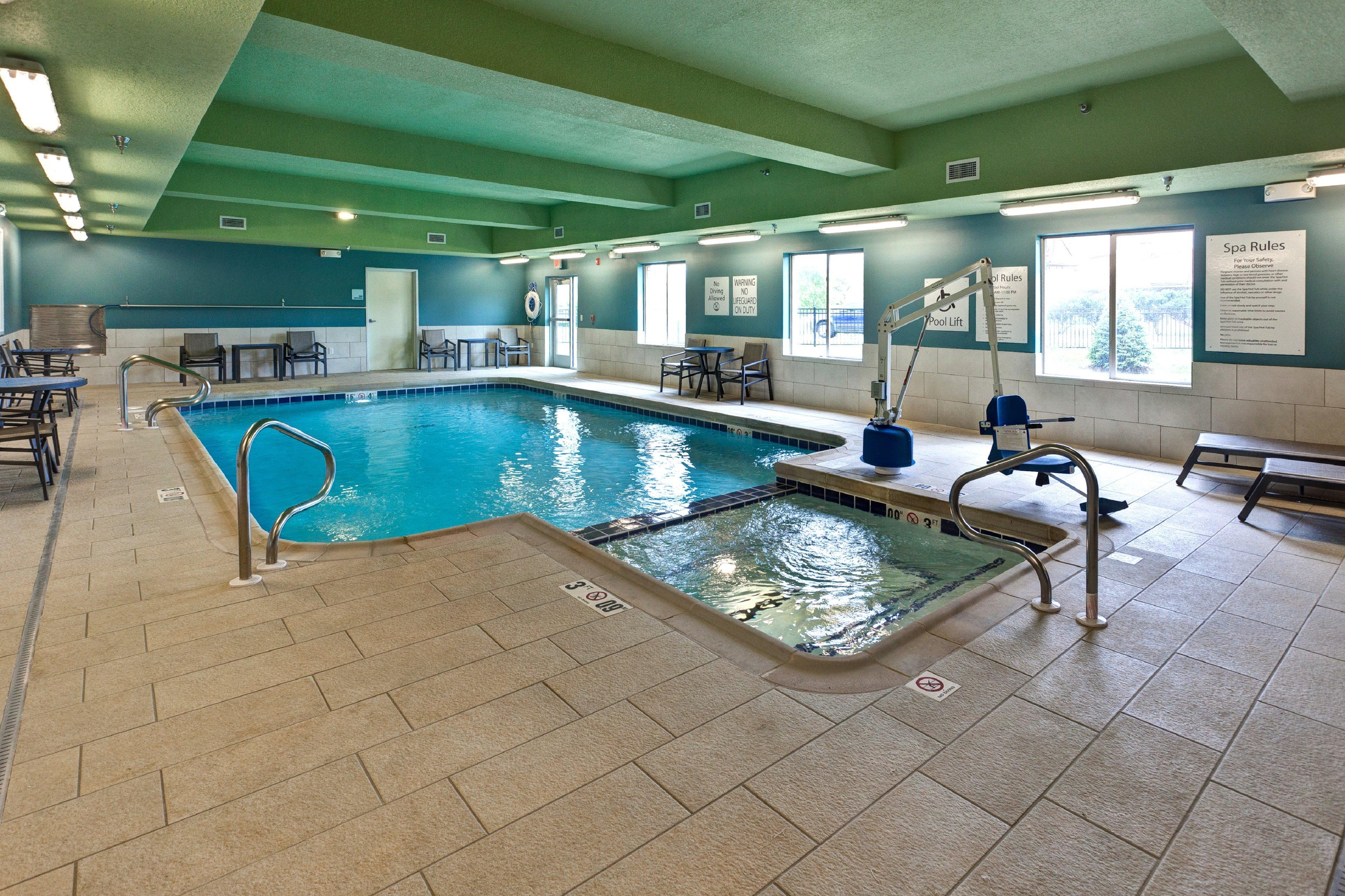 Holiday Inn Express & Suites Manhattan By Ihg Zewnętrze zdjęcie