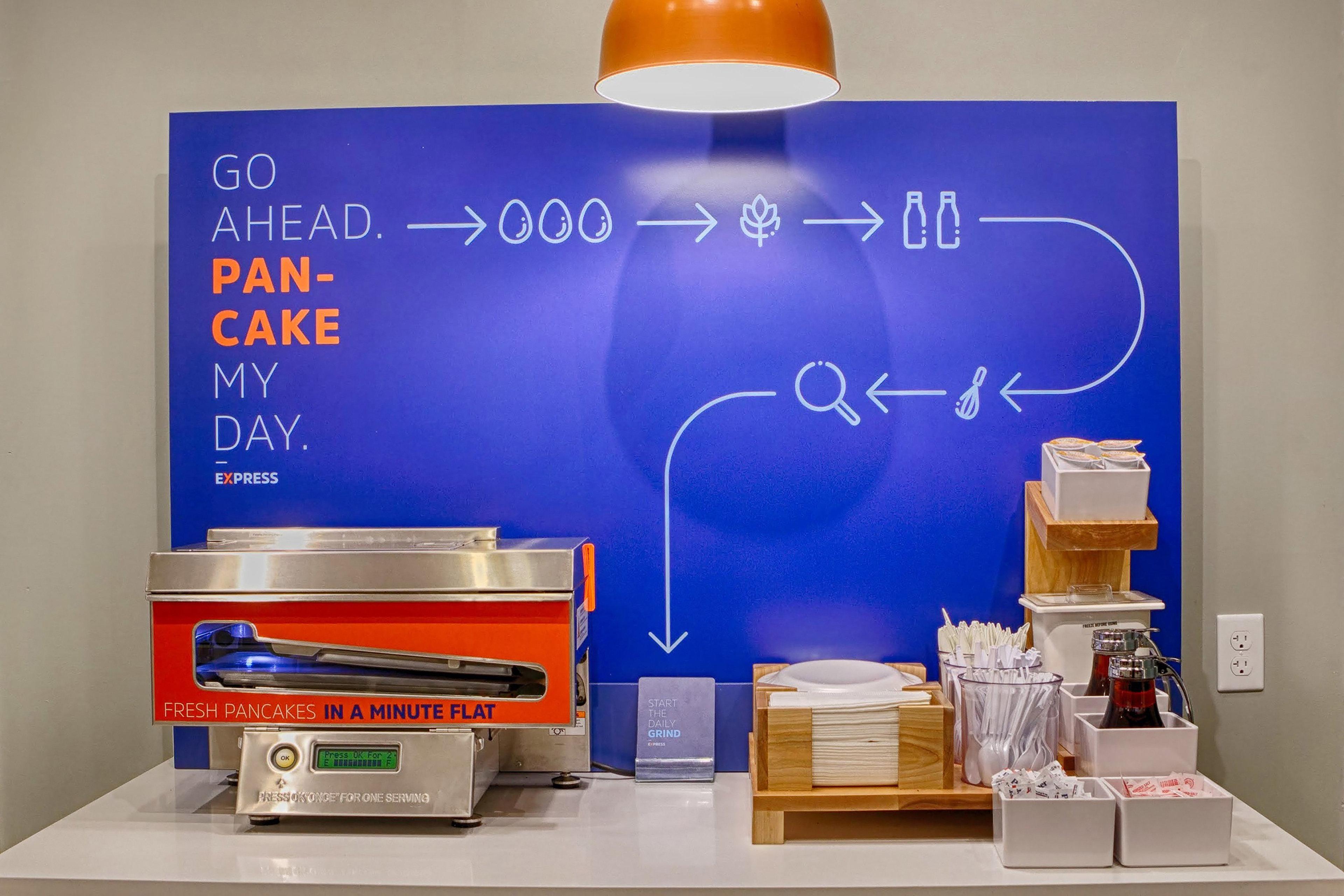 Holiday Inn Express & Suites Manhattan By Ihg Zewnętrze zdjęcie