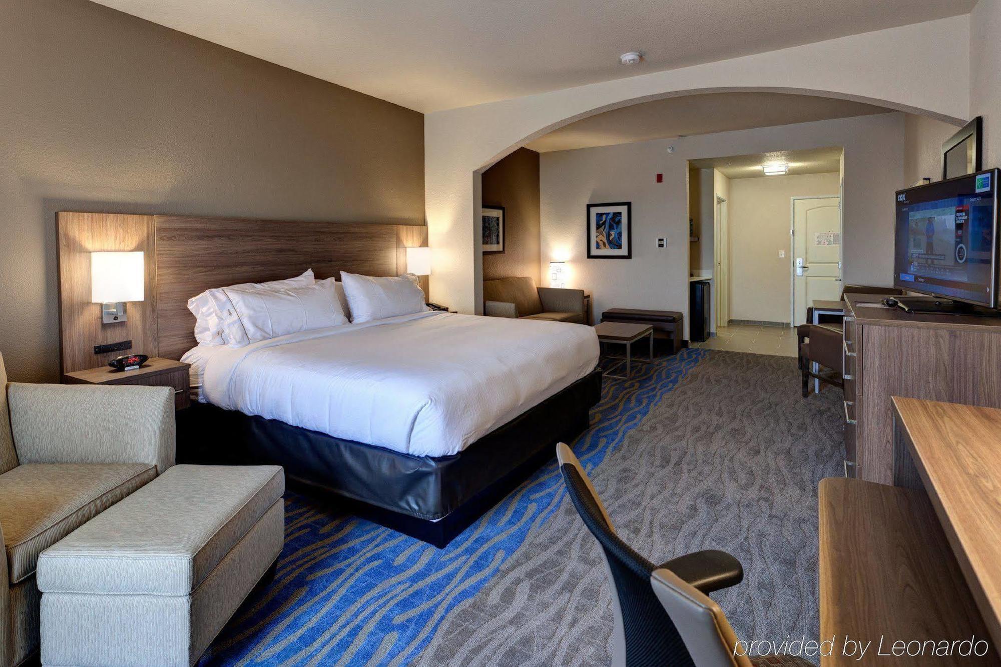 Holiday Inn Express & Suites Manhattan By Ihg Zewnętrze zdjęcie