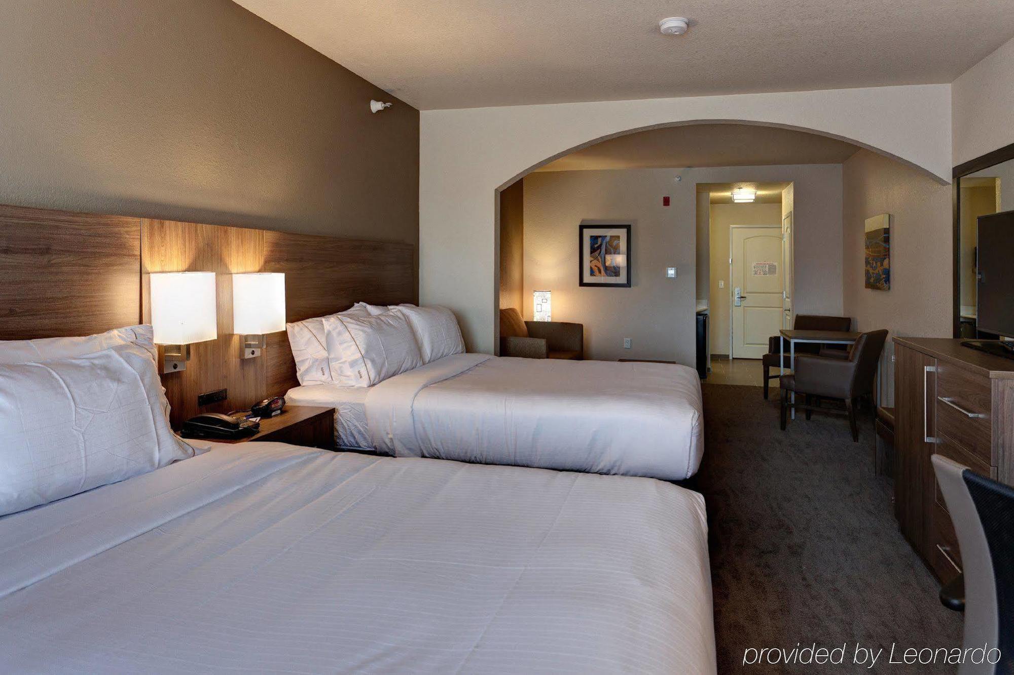Holiday Inn Express & Suites Manhattan By Ihg Zewnętrze zdjęcie